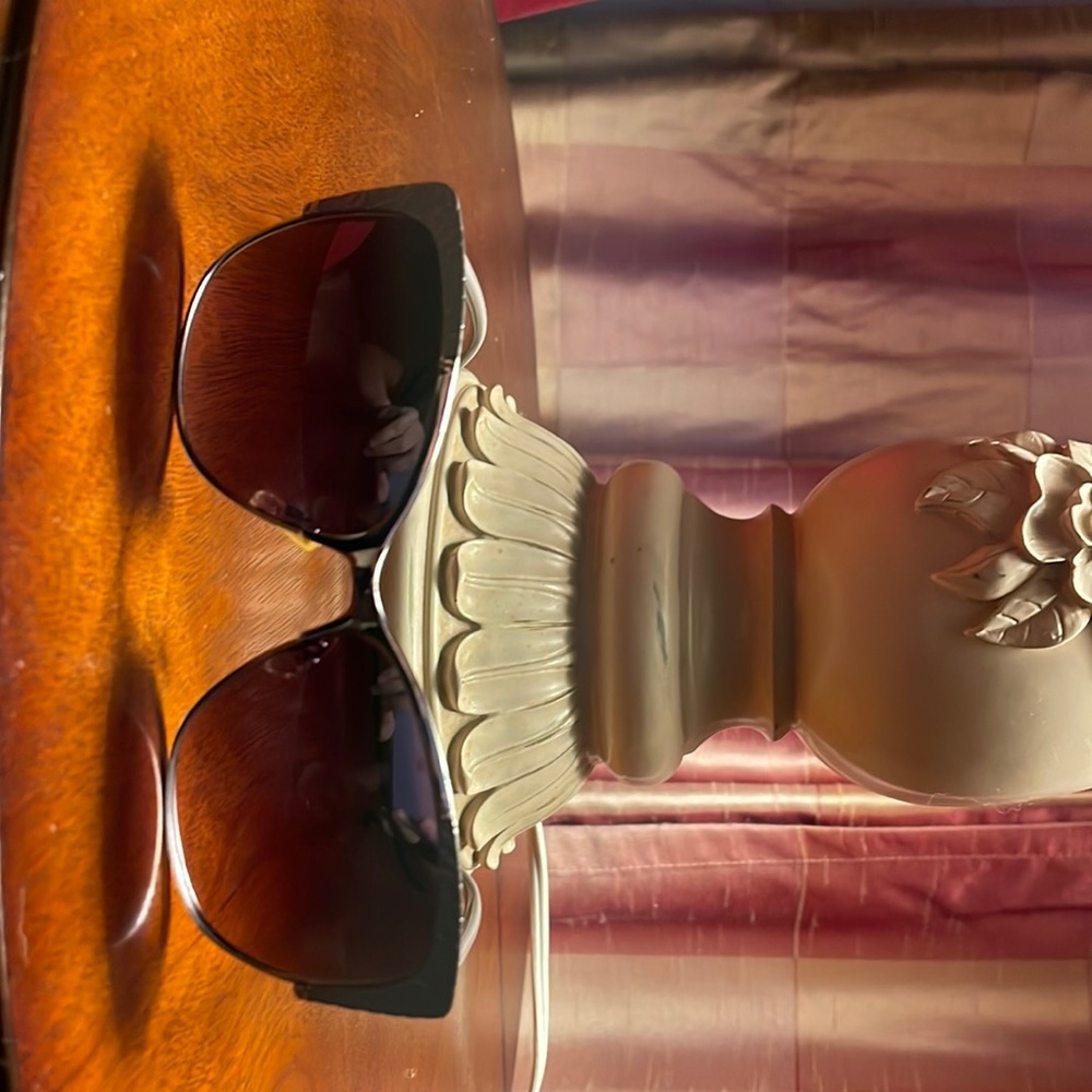 Sunglasses never worn Laundry by Design